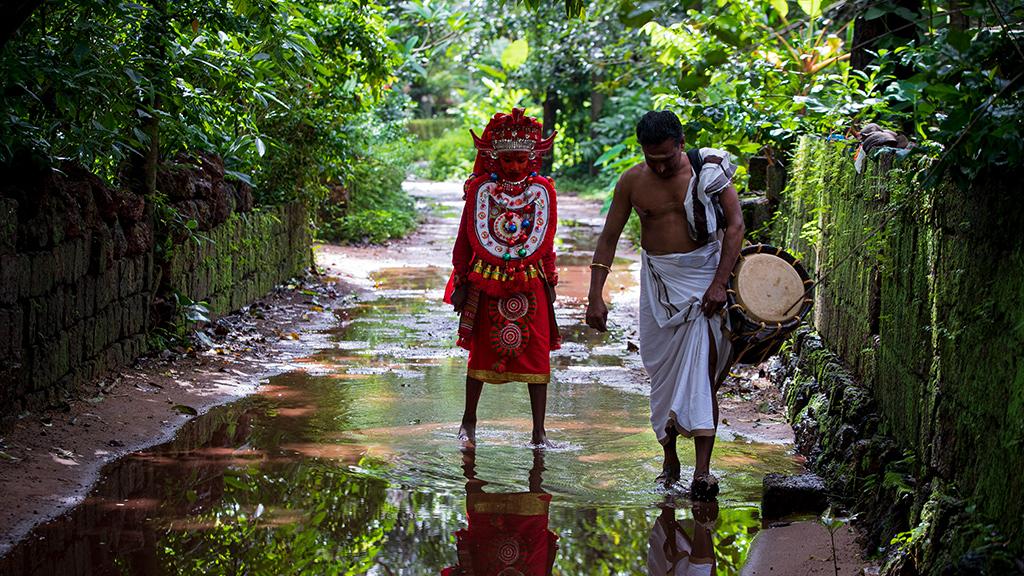 ആടിവേടന്‍ തെയ്യം