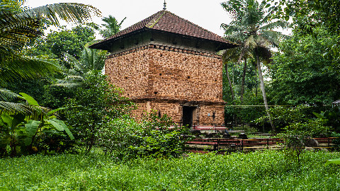 Keezhthali Siva Temple in Kodungallur, Thrissur